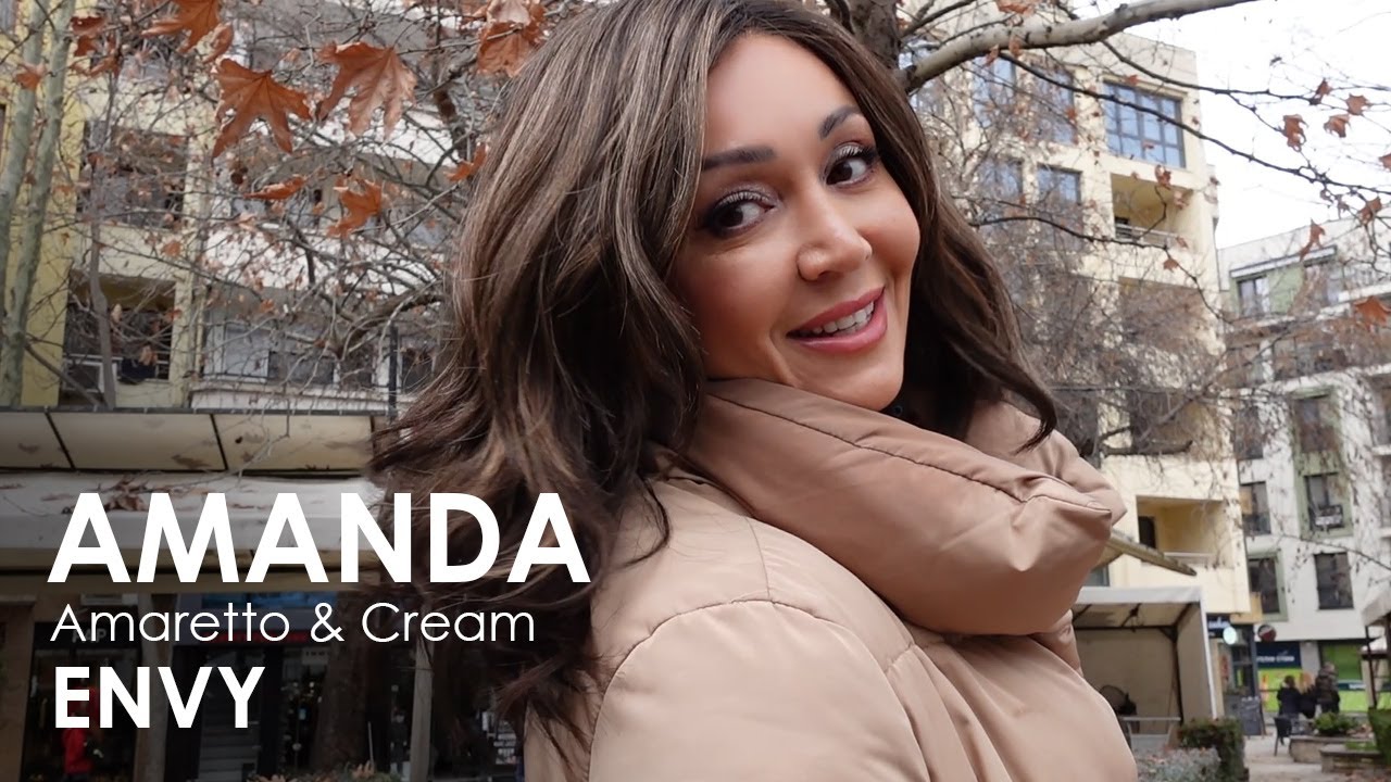Suzanna's Wig Review - Amanda by Envy in Amaretto & Cream