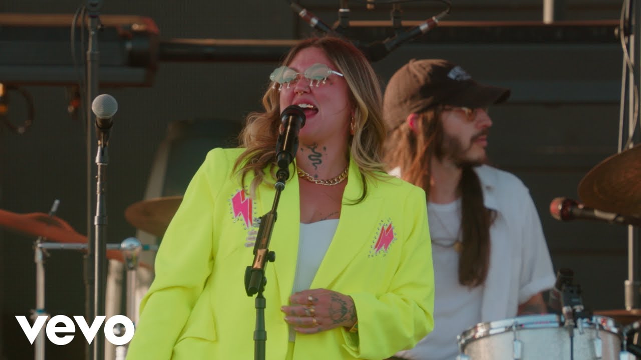 Elle King - Out Yonder (Live from Stagecoach)