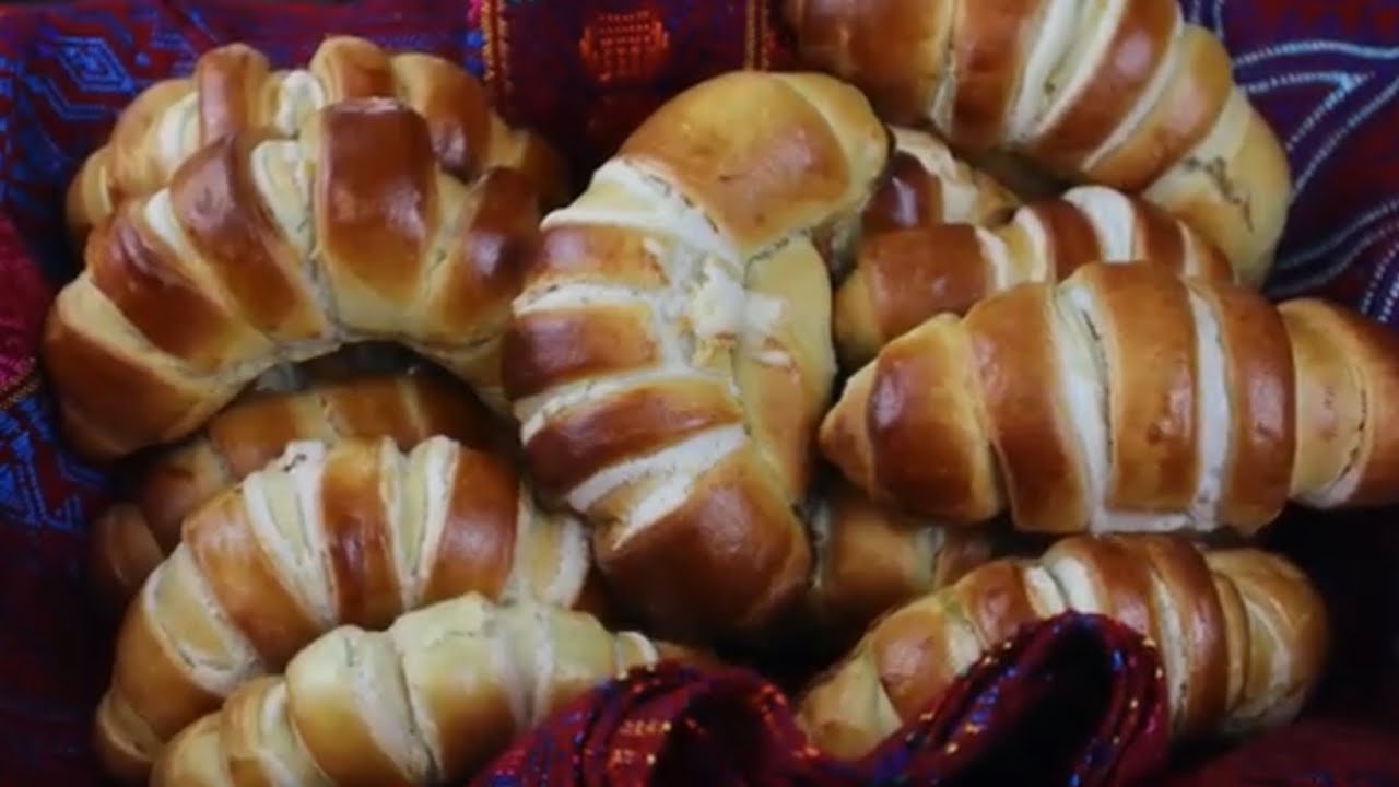 Gusanitos ò cachitos pan guatemalteco🥐  ☕️🥛