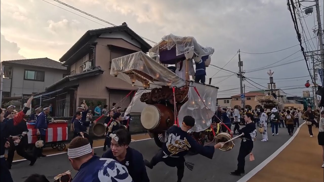 2024年8月15日  富田の石取祭  2  茂福町・北村町・西町  三車一斉叩出し・三車巡行