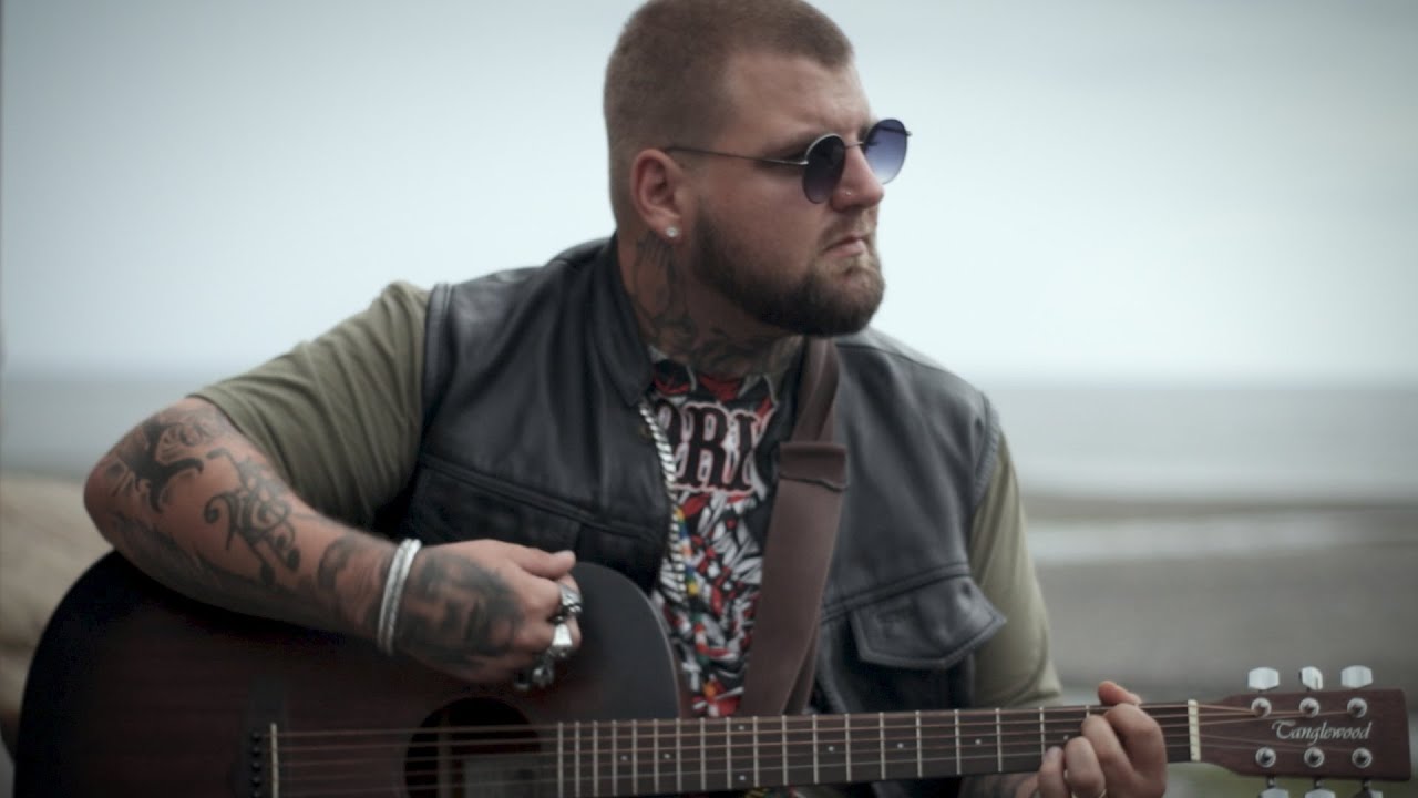 Ced Auger - Esti qu'tes belle // Vid&eacute;oclip Officiel //