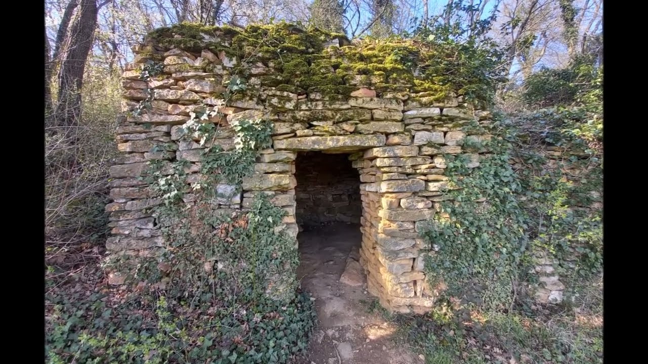 Les cabornes &agrave; Poleymieux-au-Mont-d'Or, sur le chemin des trois coeurs.