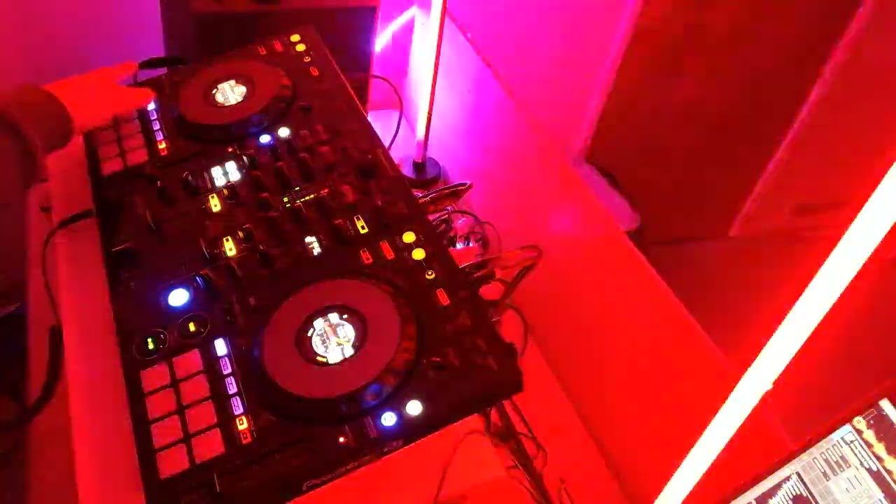 Feel good house music vibes #dj #electronicmusic 