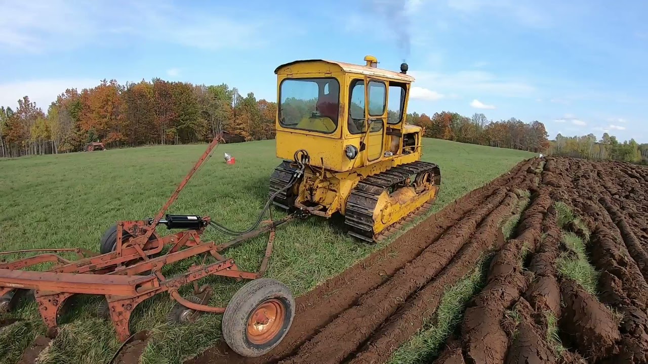 Выходные, посвященные Дню плуга 2021 г. — Caterpillar, Allis Chalmers, IH Tractors & Equipment, п...