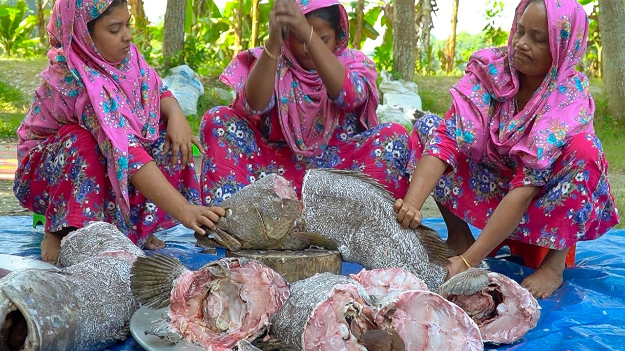 60 KG Grouper Fish Cutting & Cooking by Women - Sea VOL Fish Vegetable Mixed Curry Recipe