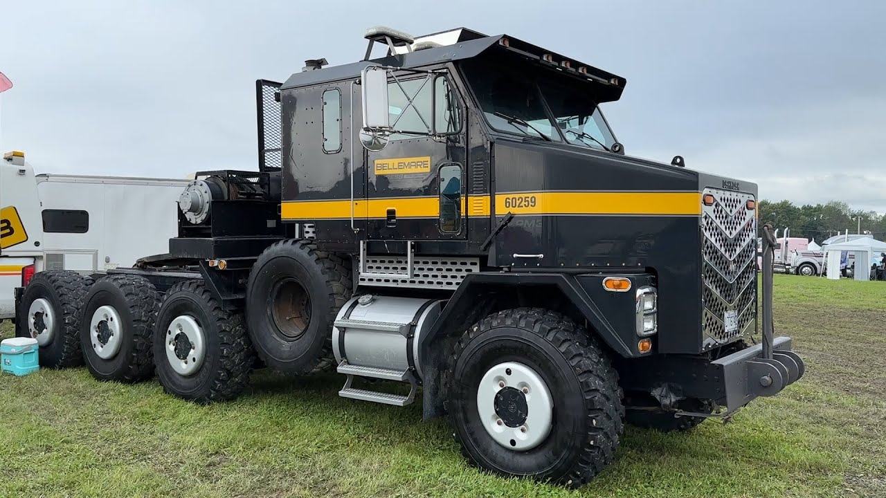 2003 Oshkosh M1070 8x8 Tow Truck - 2023 Challenge 255 Truck Show