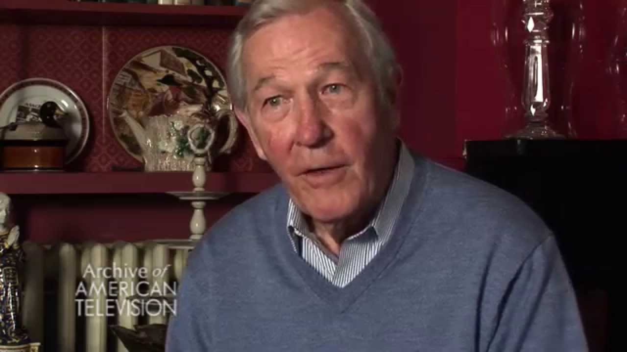 Roger Mudd discusses MacNeil-Lehrer NewsHour - EMMYTVLEGENDS.ORG