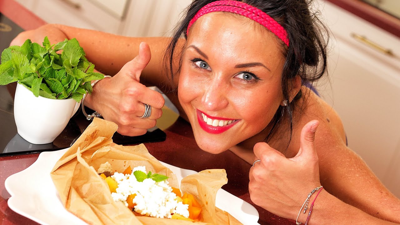 Десерт из обезжиренного творога и фруктов.