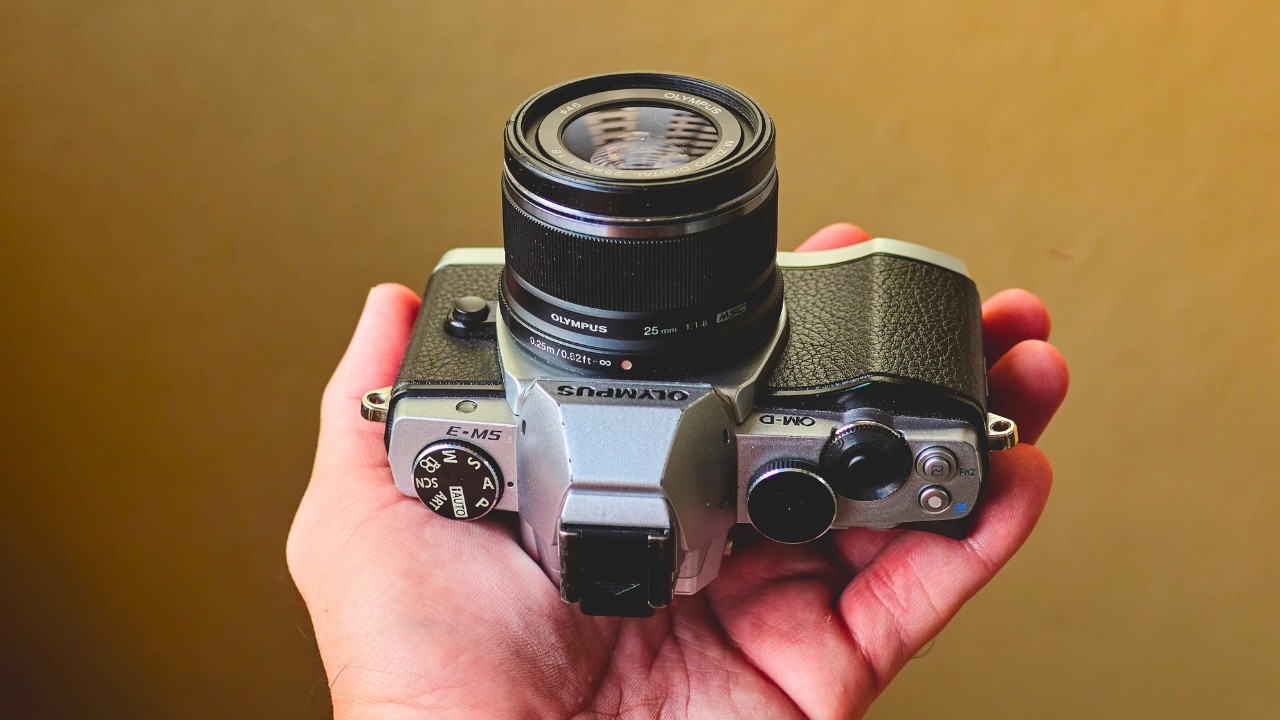 OLYMPUS E-M5 ORIGINAL - Still AWESOME After All These Years