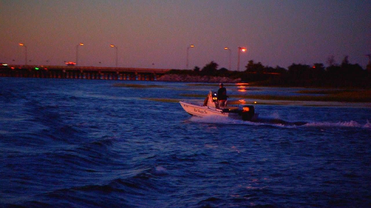 How to Stay Safe While Boating at Night