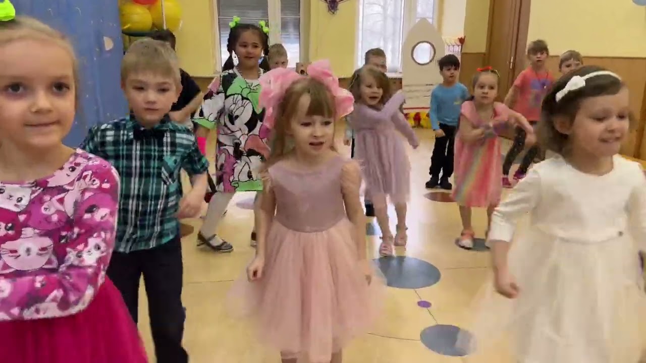 Флешмоб «Космический рок-н-ролл»