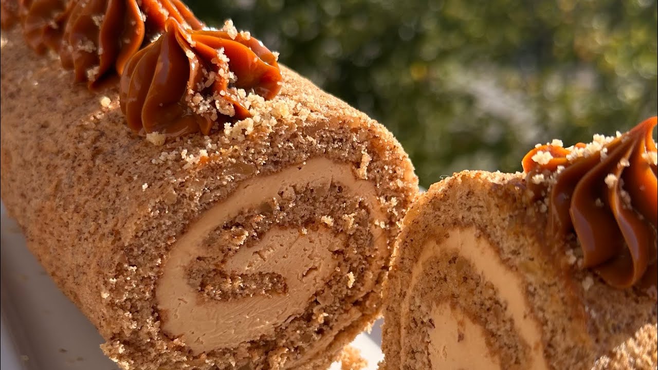 Rulada cu blat de nuca si crema de caramel 👌🍰#asmr #pastry #rulada
