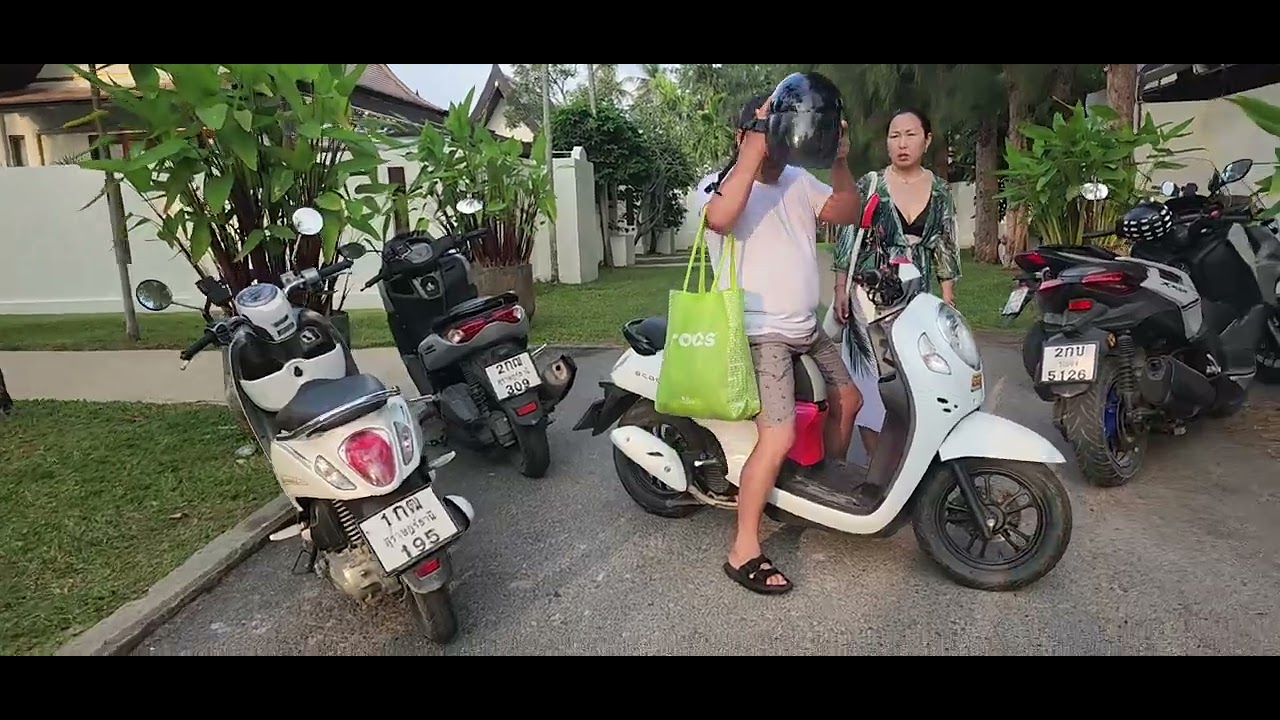Samui walk to the Beach. #miketical 