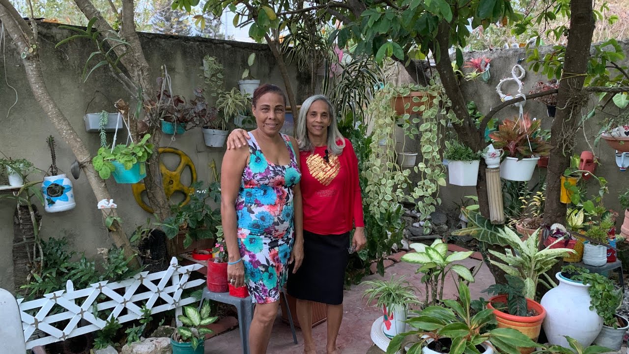 TOUR POR EL JARDÍN DE MI AMIGA ROSI😍|| PATIO REMODELADO!!🏡✅