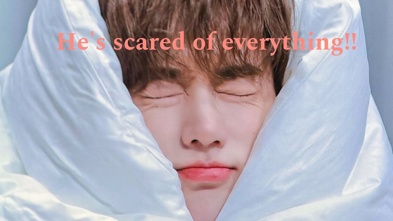 Zhang Hao getting scared compilation| A scared Red Panda!!