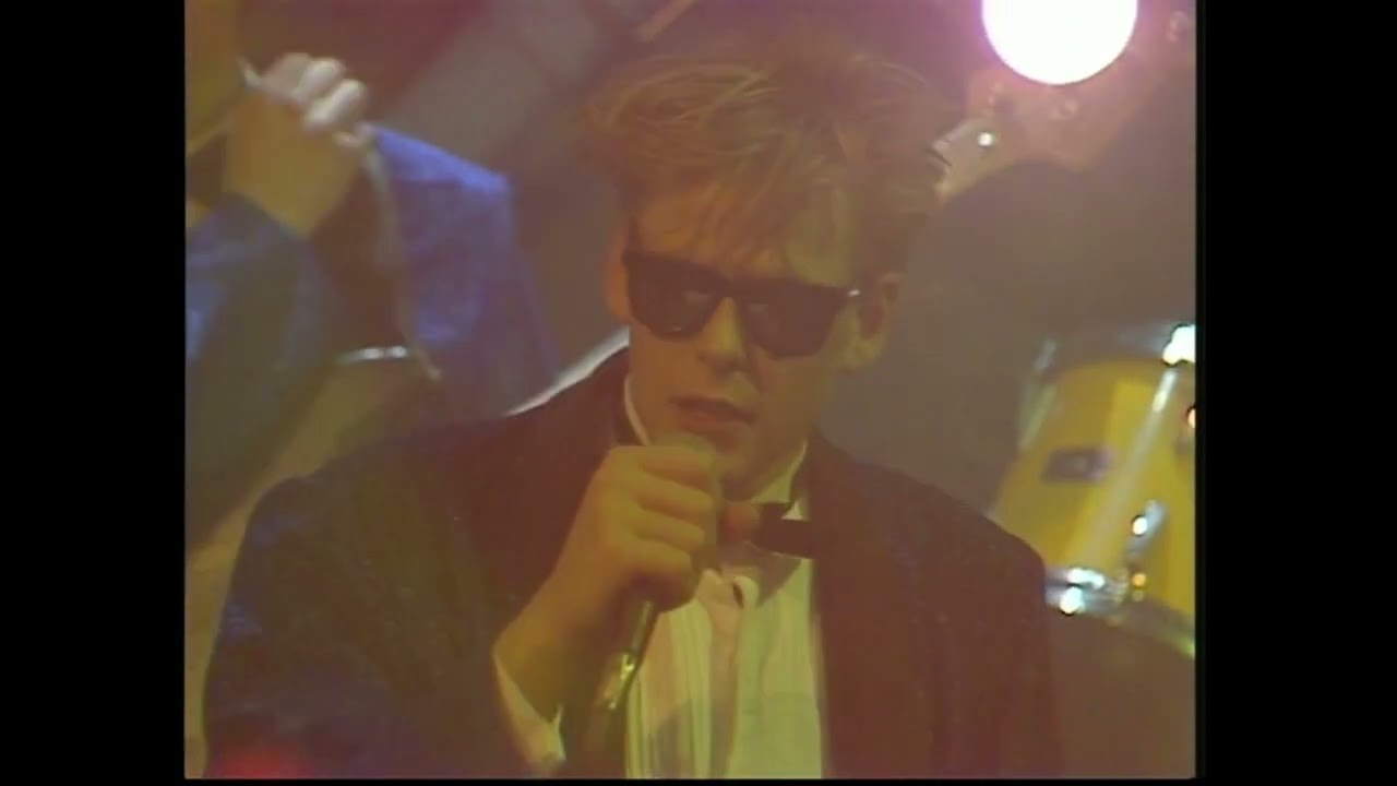 S&aacute;lin hans J&oacute;ns m&iacute;ns - Alveg Hamstola/Syngjandi Sveittur(1988)