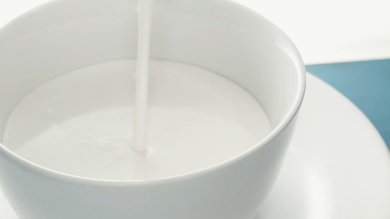 Czym różni się mleko świeże od mleka UHT?