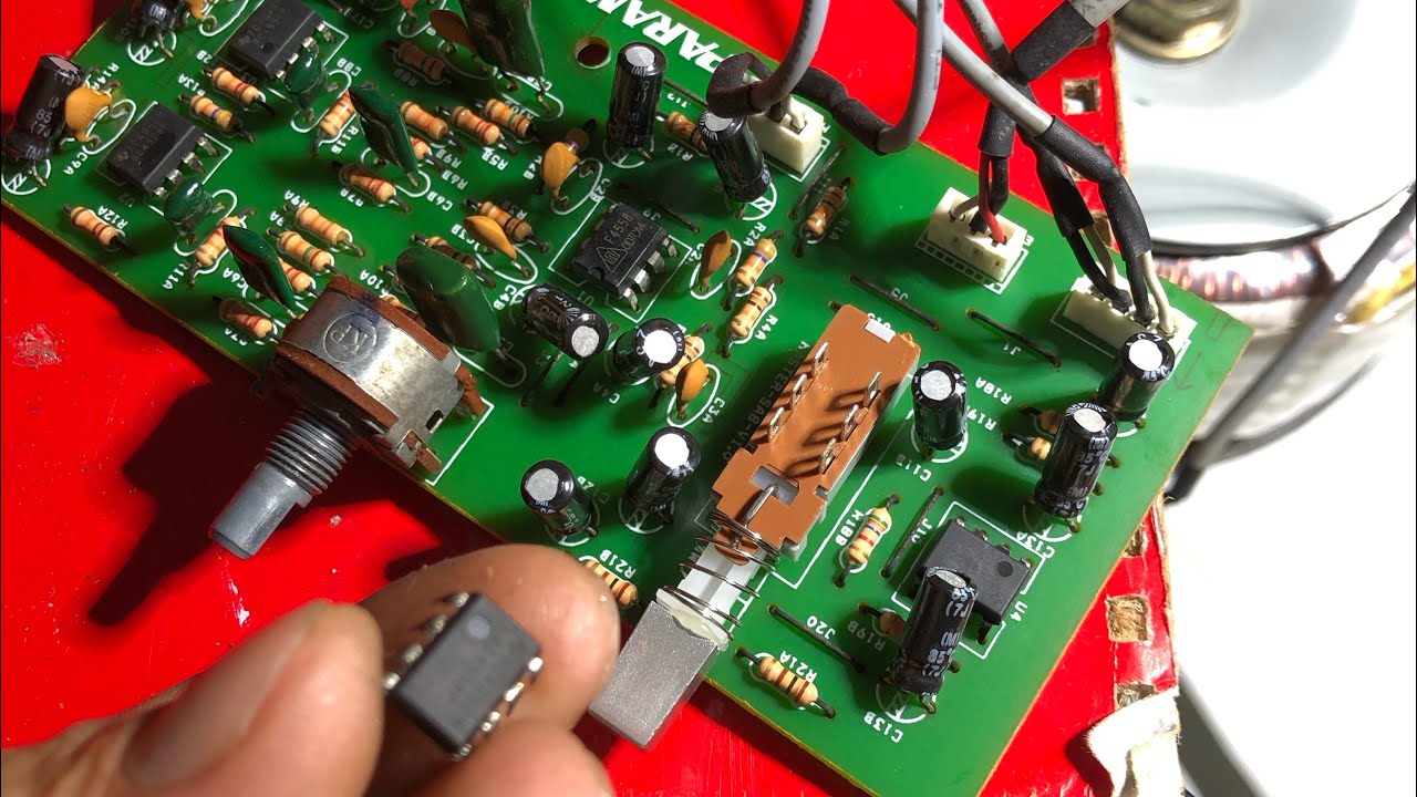 Sữa ampli Paramax bị sôi tiếng khi mở volume master lên mà chưa cho nhạc vào nhanh cho ae thao khảo.