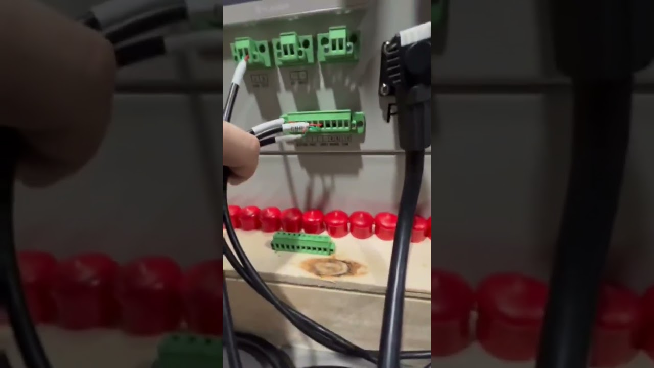 Joint debugging of the inverter, controller and lithium battery cluster.