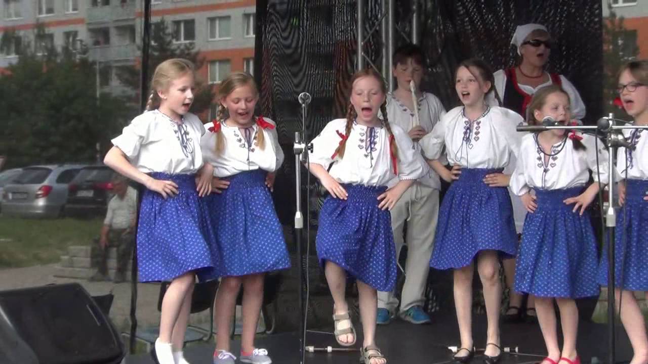 Májové slavnosti MČ Prahy 15 / vystoupení žáků ZŠ Křimická