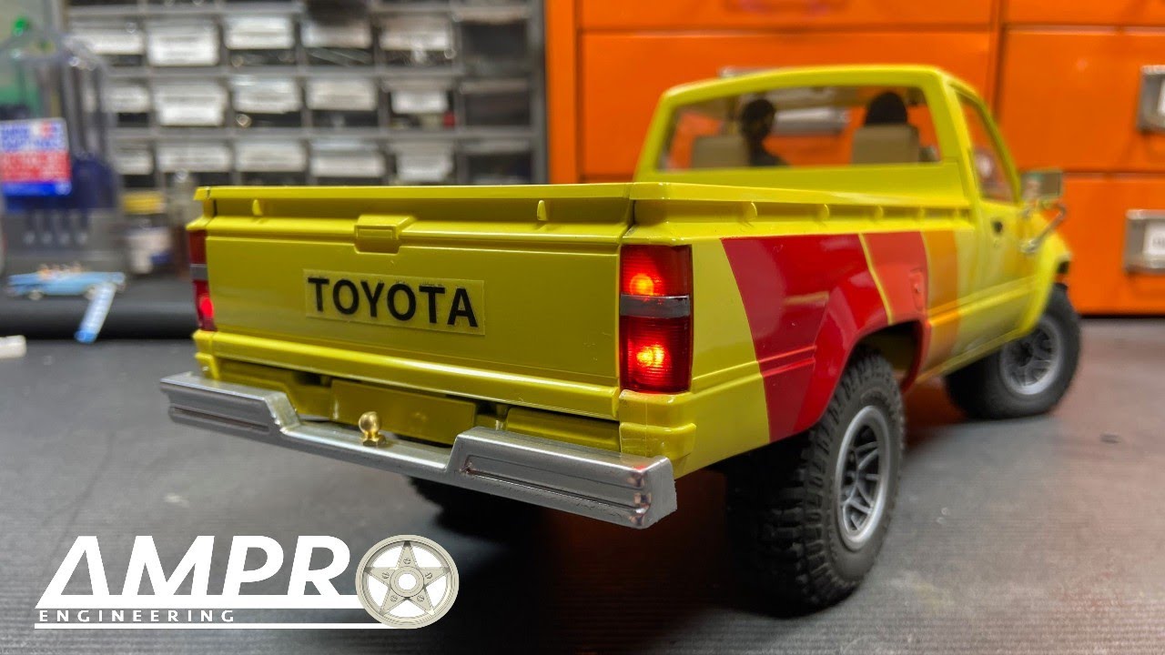 e348: FMS Hilux Build Part 1! Paint and Door Panels
