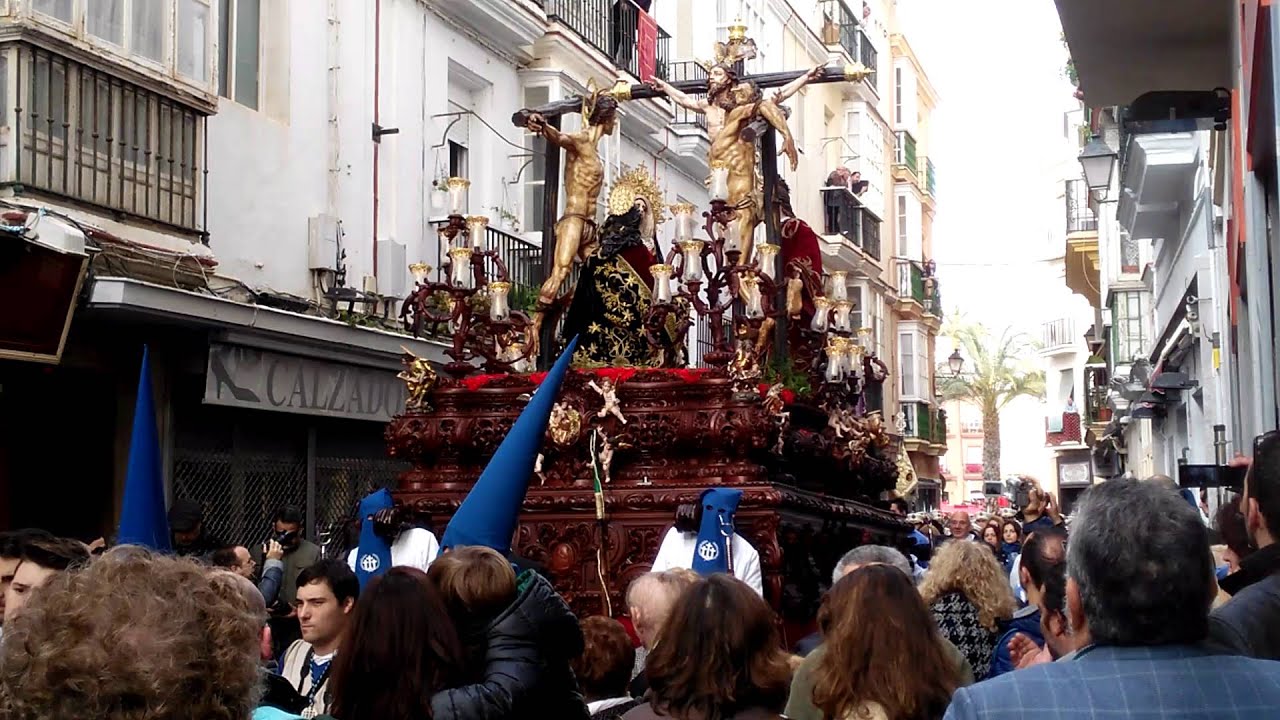 Espectacular Cristo del perdón semana Santa Cádiz 2016 . Calle pelota