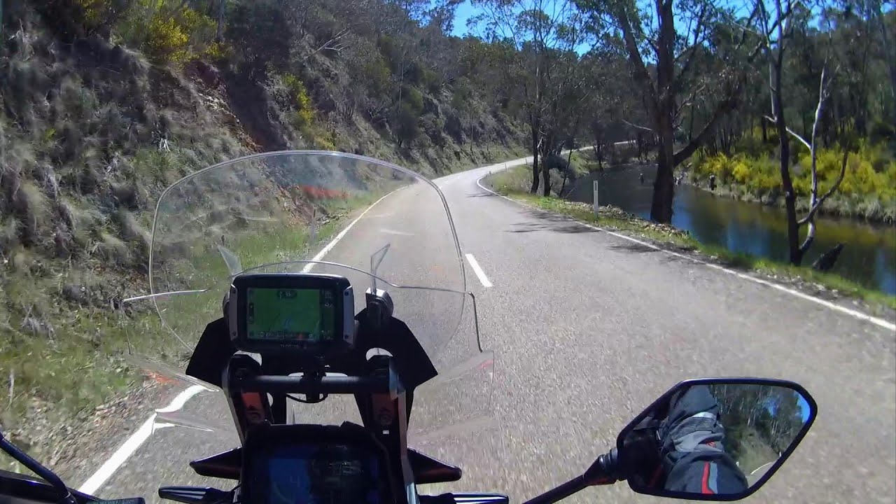 Motorcycle ride Omeo Highway to Mitta Mitta