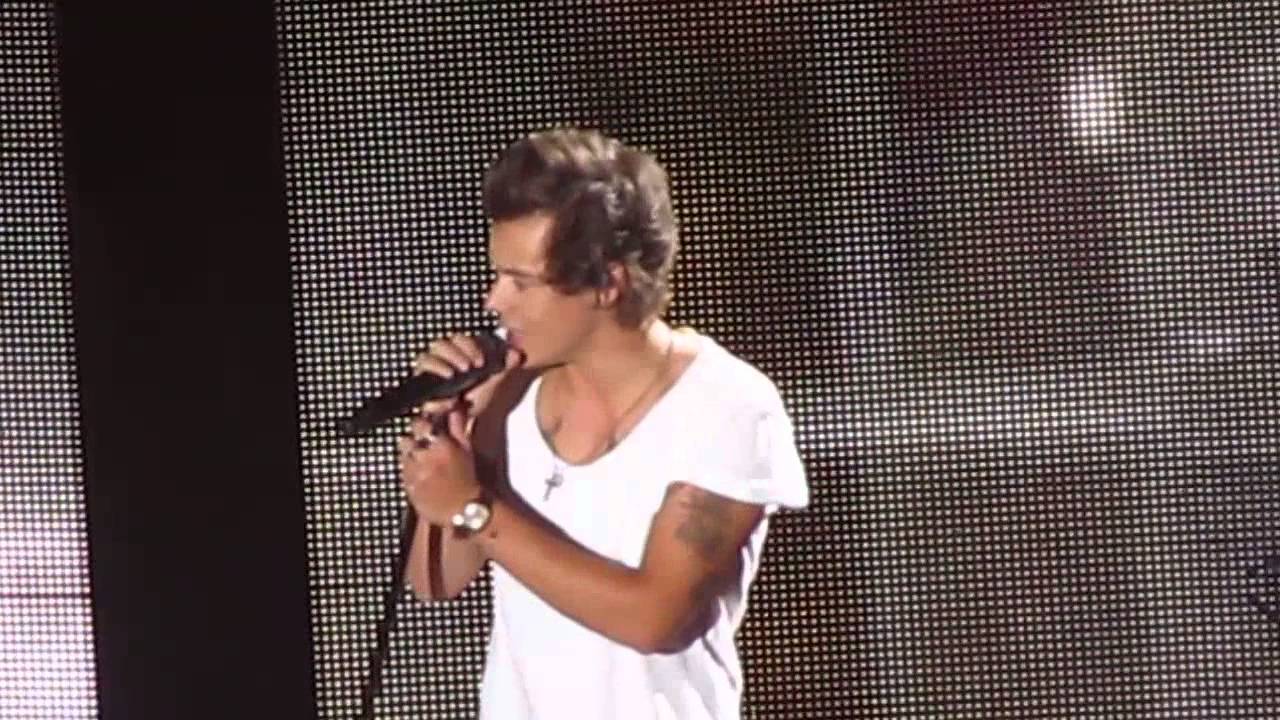 One Direction- Rock Me LIVE