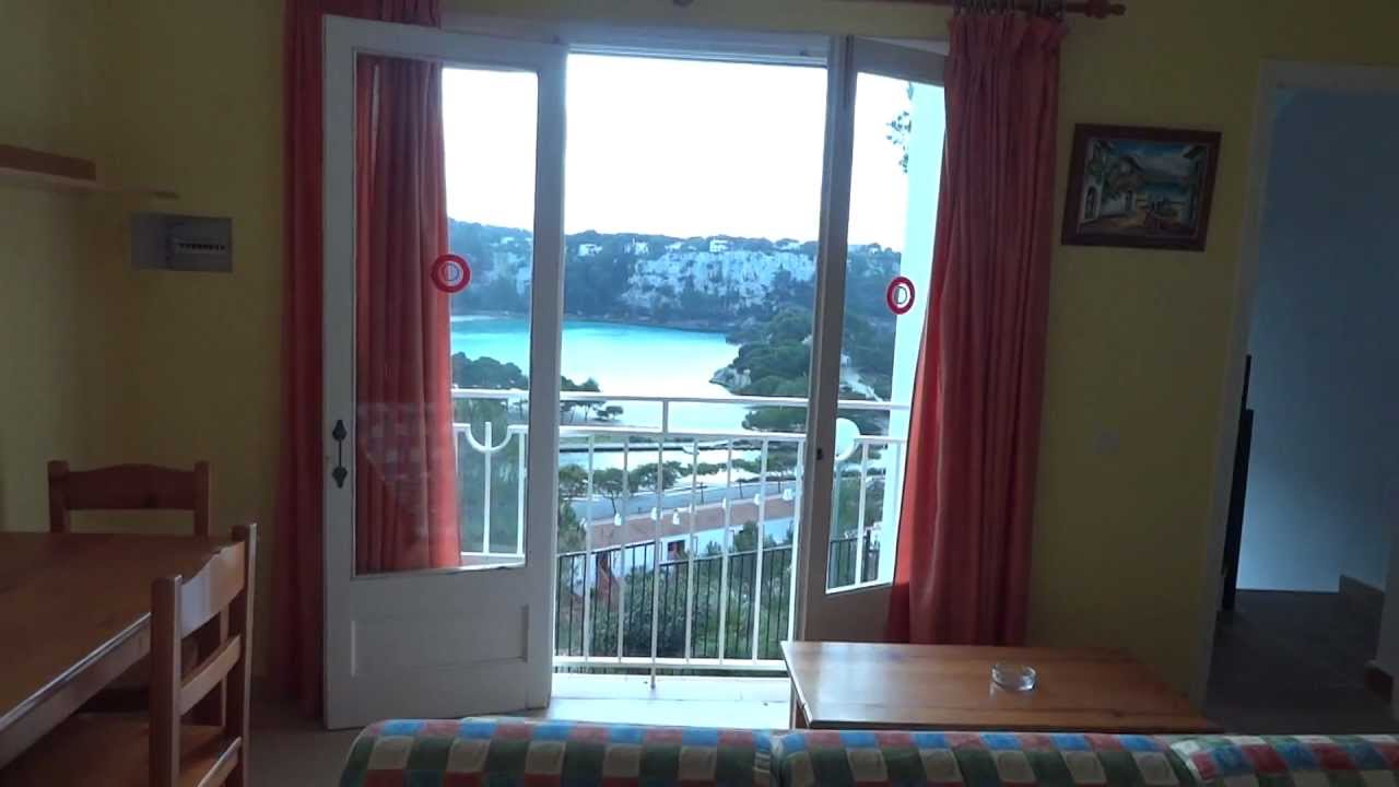 Apartamento con terraza y vistas a la playa de Cala Galdana