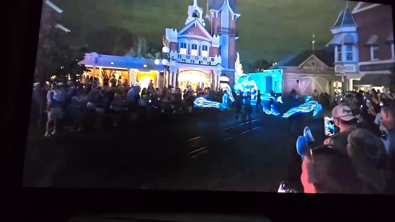 Disney Starlight Night Parade 2025. Live With John The Barber 💈