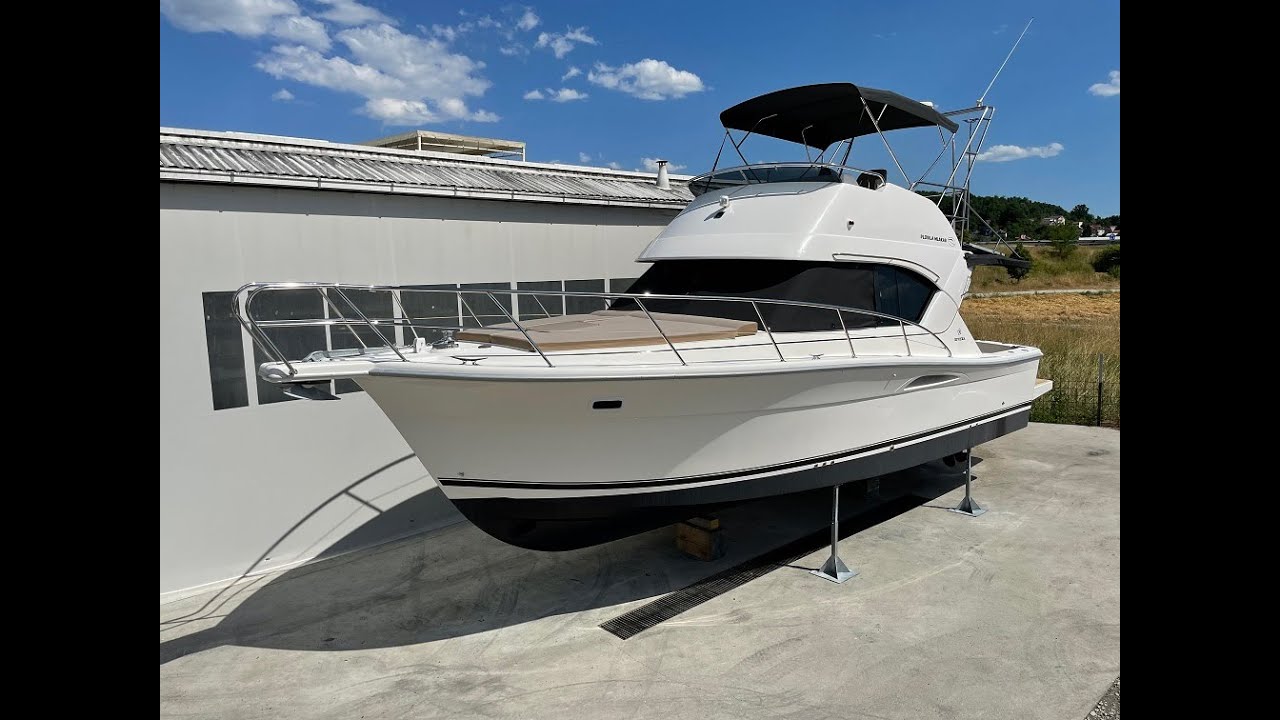 RIVIERA 3350 fly - Twin Cummins 330hp - Plovila Mlakar