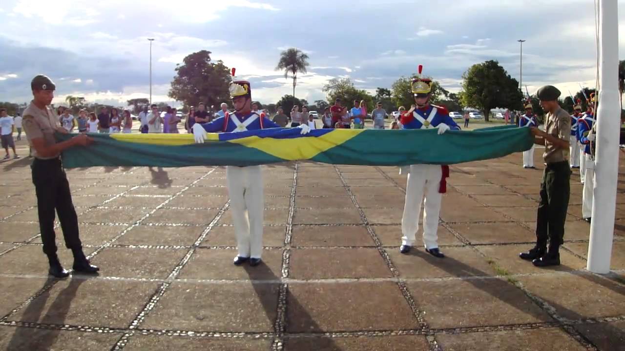 Cerimonial de Arriamento da Bandeira Nacional no Palácio da Alvorada