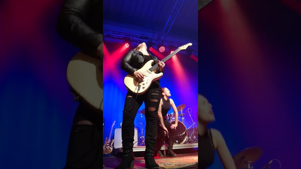 Strange kind of women - Mistreaded guitar solo 17.12.22 Wetter, Earth Music Hall