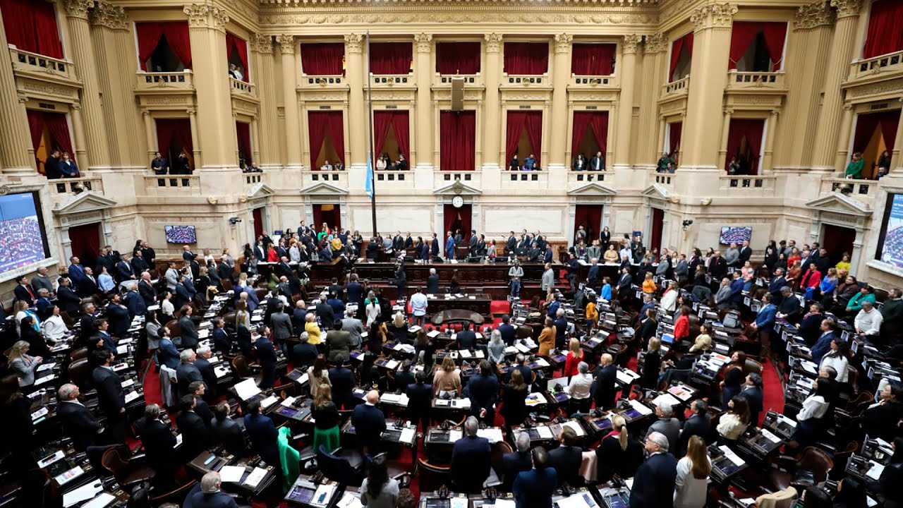 La Cámara de Diputados debate la Ley Bases