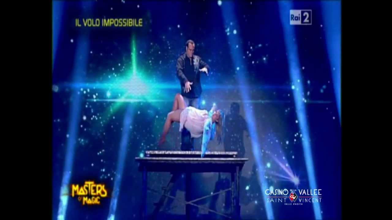 Brett Daniels with an incredible human levitation at Casino de la Vallée | Saint-Vincent
