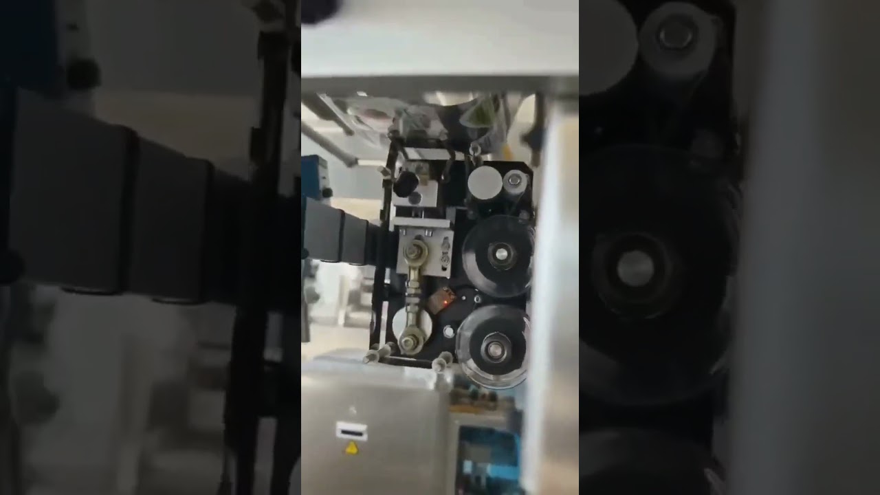 🎁4 Side Sealing Bags Liquid Filling Packing Machine #fillingmachine #packingmachine  #machine