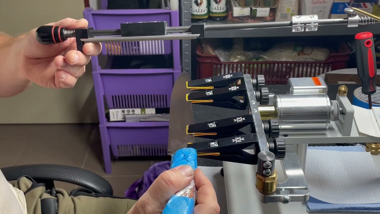 Brusenie kuchynskeho noza z ocele N690 od Pepies na Kazak Model 100