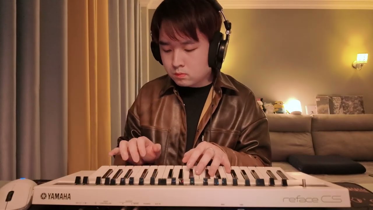 Bruno Mars - I Just Might (Bass Synth Cover with Yamaha Reface CS)