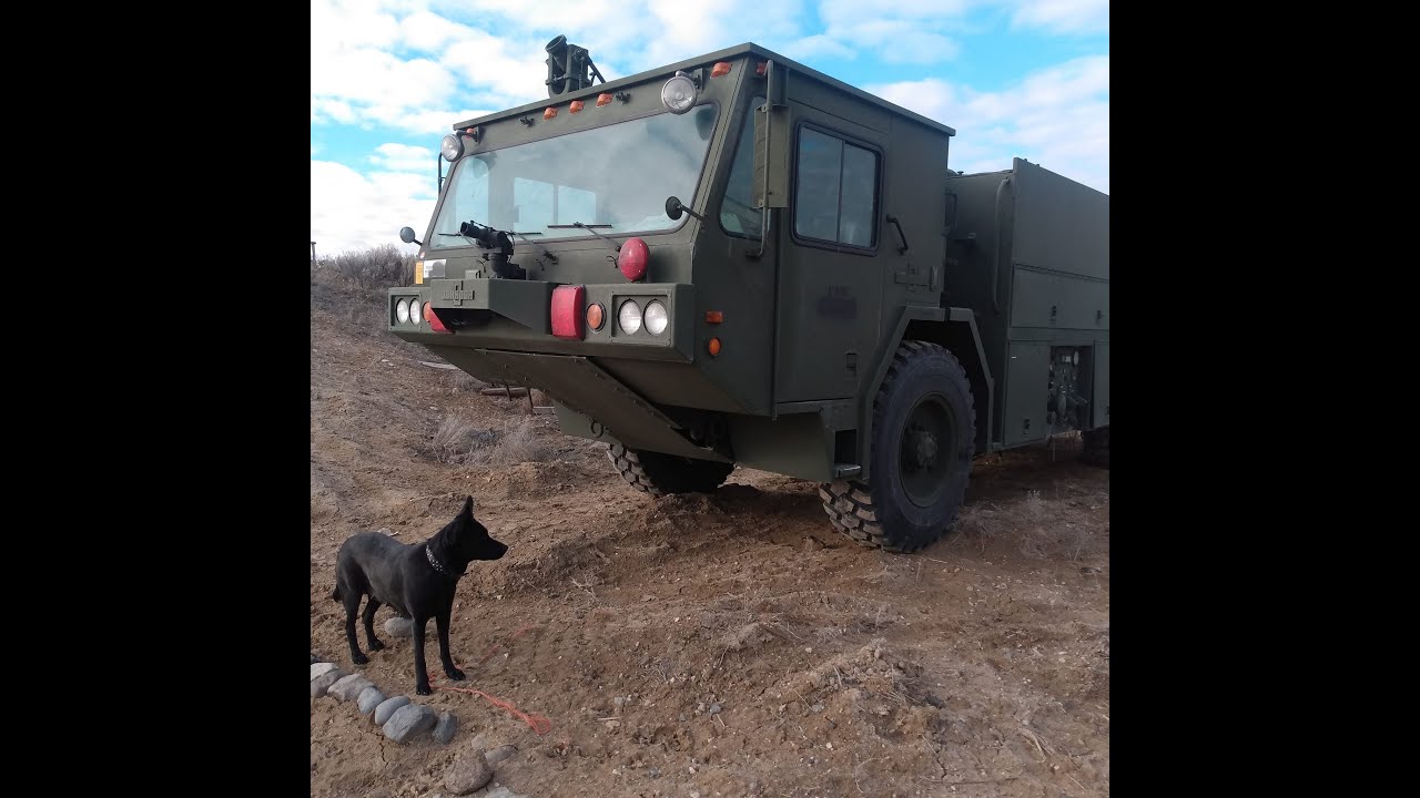 Осмотр и запуск спасательной машины Oshkosh Firetruck P19 Aircraft Recuse.