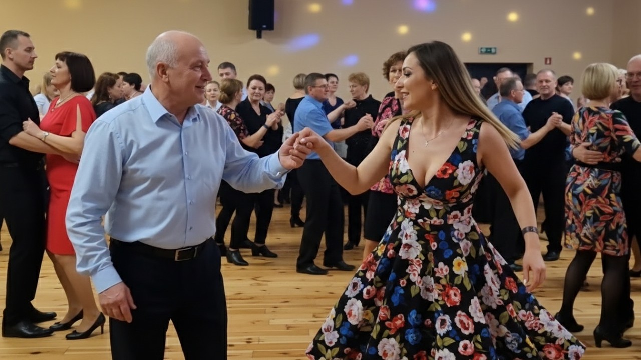 Na Ławce Pod Lipą – Gdy harmonia rusza, nikt nie siedzi przy stole! Hej! Hej!