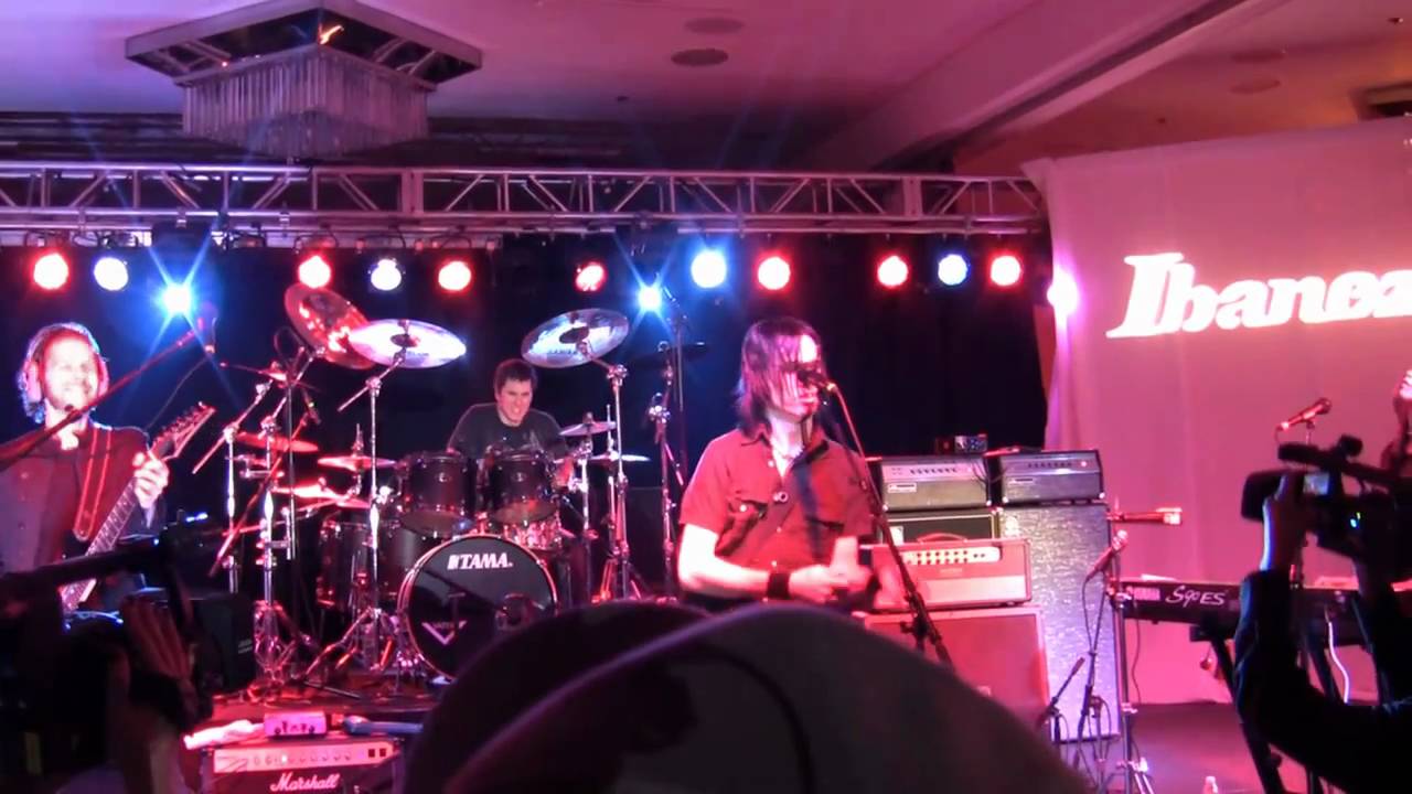 Paul Gilbert/Freddie Nelson - NAMM 2009 - Paris Hilton Look-Alike
