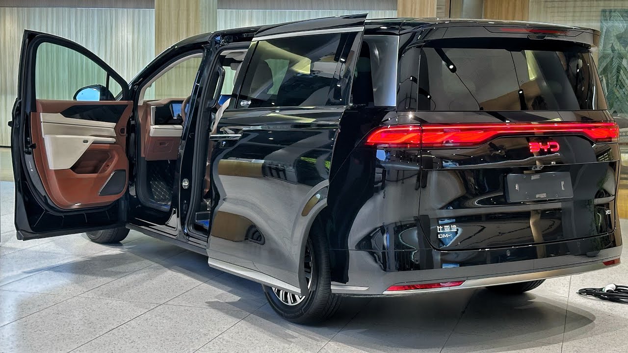 2025 BYD M9 Hybrid - Luxury Family MPV | Sounds, Interior & Exterior 