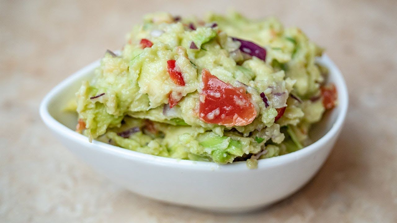 GUACAMOLE 🥑 - jak zrobić najpopularniejszą meksykańską salsę
