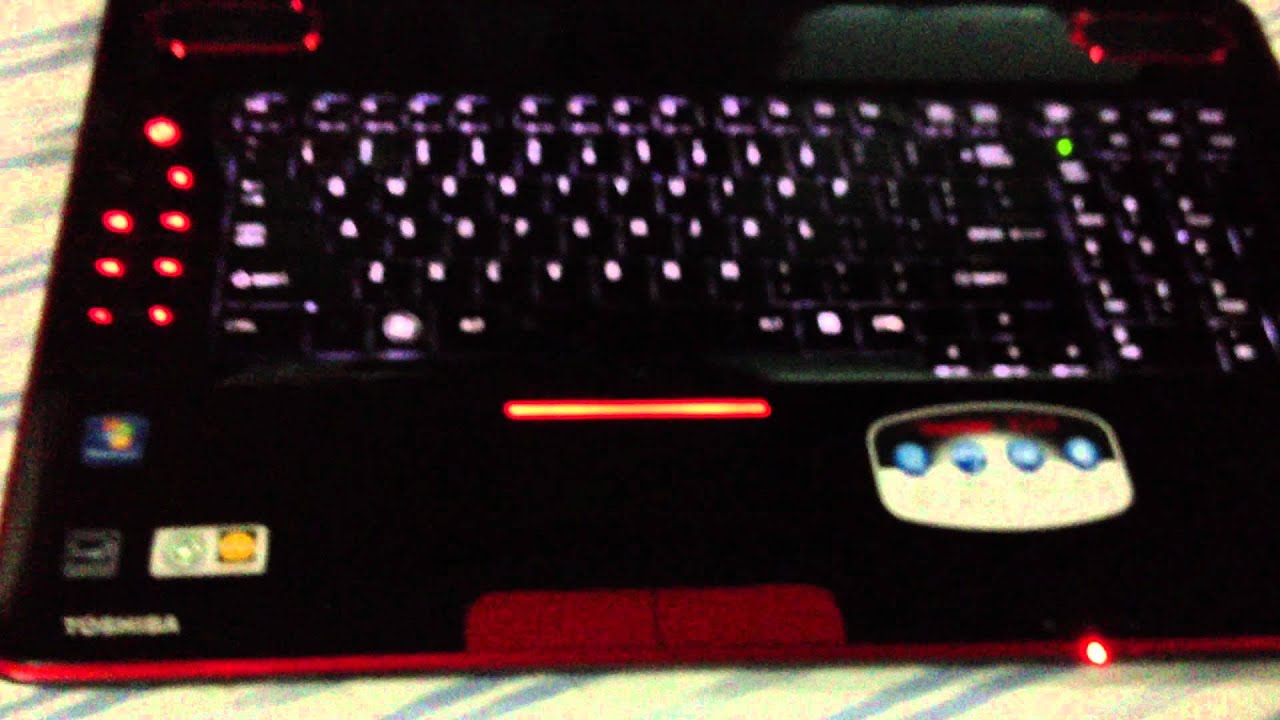 TOSHIBA Qosmio X505-Q8104X