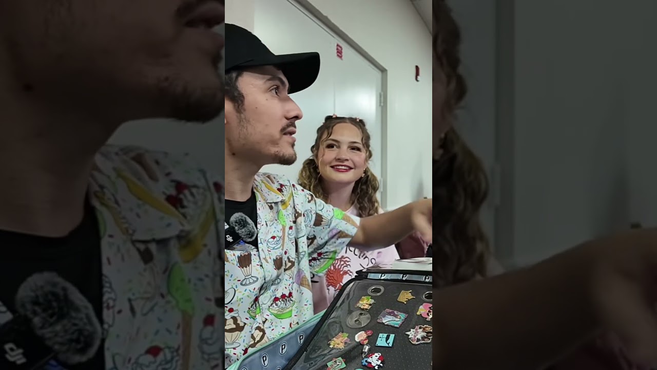 Disney Pin Trading With Other Collectors | Vendor POV
