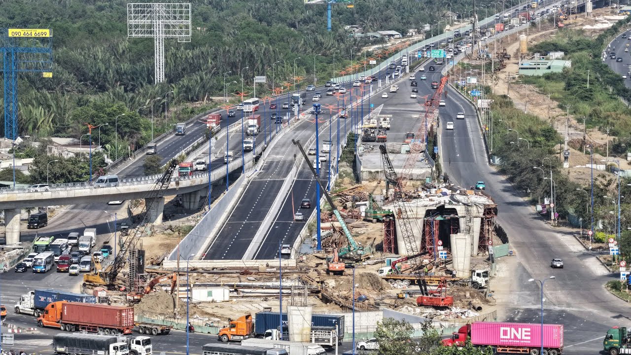 Chính thức thông xe 2 chiều hầm chui HC1-02 nút giao thông An Phú chiều 02/02/2026.