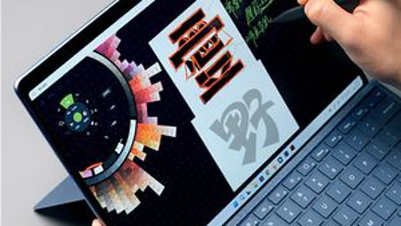 设计师的移动办公神器 微软 Surface Pro  第11版  是一台很好用的办公笔记本电脑，它的性能对于日常处理文字办公，轻度剪辑视频，或者出差修改设计图来说，就非常好用。小巧轻便，放包里带出去