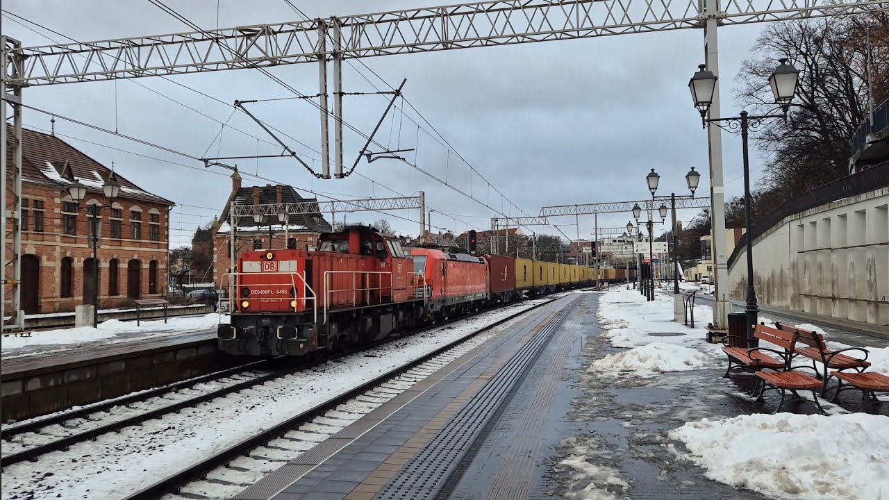 Zimowe pociągi na stacji Gdańsk Główny