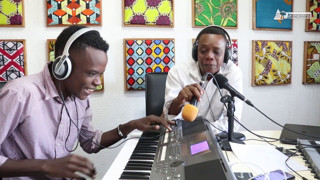 Uburundi buraririmba : Cover piano ni iki kuri Joell Hougthon ?