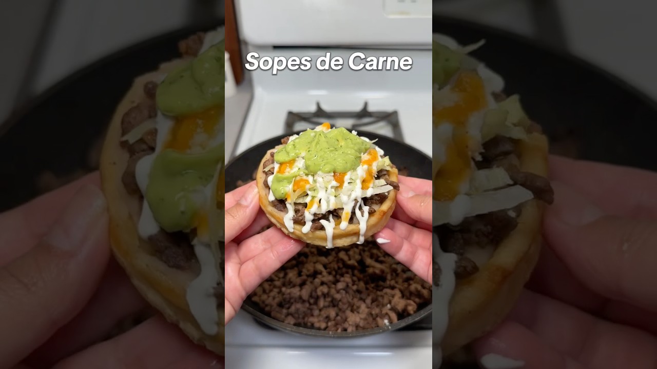 HOW TO MAKE SOPES DE CARNA #recipe #mexicanfood #shortvideo #easyrecipe #sopes #fyp